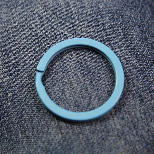 Imagem de Argola 28mm Azul Bebe Italiana Resistente Para Lembrancinhas - 50 Unidades