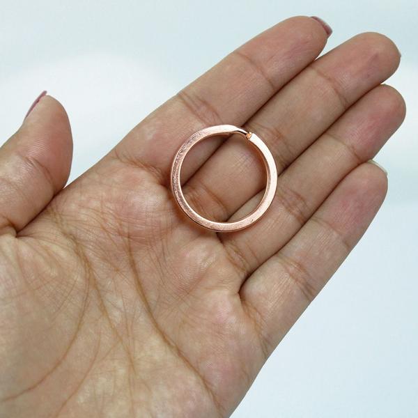 Argola Italiana Rose Gold 28mm Sem Corrente Chaveiros Com 100 Unidades - Russo Art Imagem de Argola Italiana Rose Gold 28mm Sem Corrente Chaveiros Com 100 Unidades