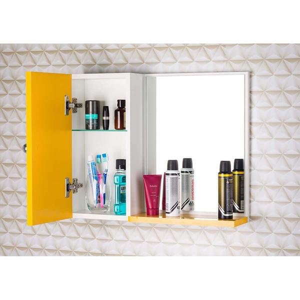 Imagem de Armário Para Banheiro Com Espelho Cor Branco e Amarelo