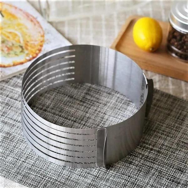 Aro Cortador De Camadas Ajustável Inox 24-30Cm Grande - Coisaria Imagem de Aro Cortador De Camadas Ajustável Inox 24-30Cm Grande