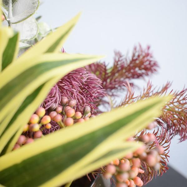 Imagem de Arranjo Artificial de Flores e Folhagens no Vaso Bronze  Formosinha