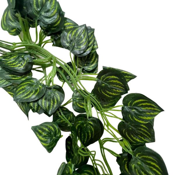 Arranjo Artificial Heras Verde Pendente de Planta Decoração - Vai de Tech Imagem de Arranjo Artificial Heras Verde Pendente de Planta Decoração