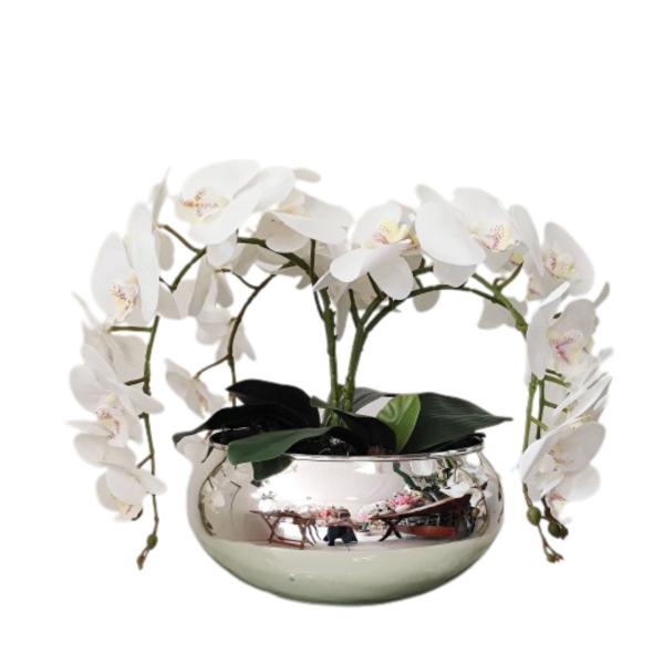Imagem de Arranjo Com 4 Orquídeas Brancas Realistas Vaso Prateado