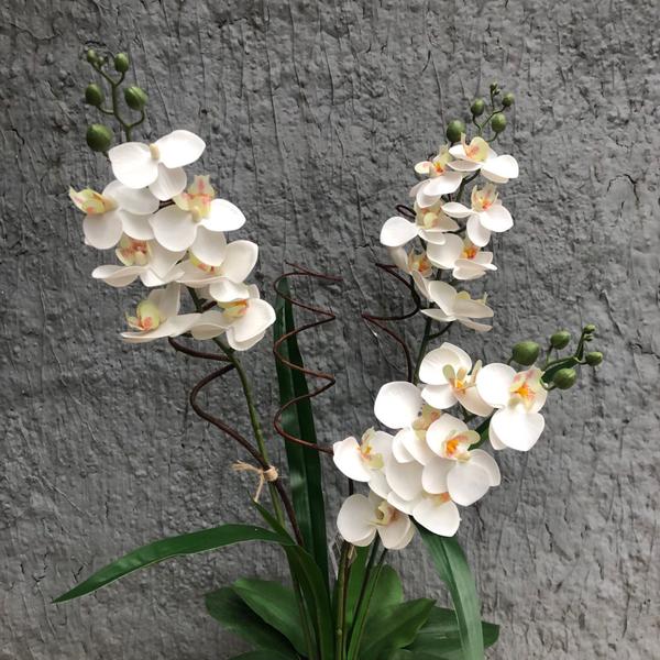 Imagem de Arranjo Orquídeas Brancas Artificial No Vaso De Vidro 3d