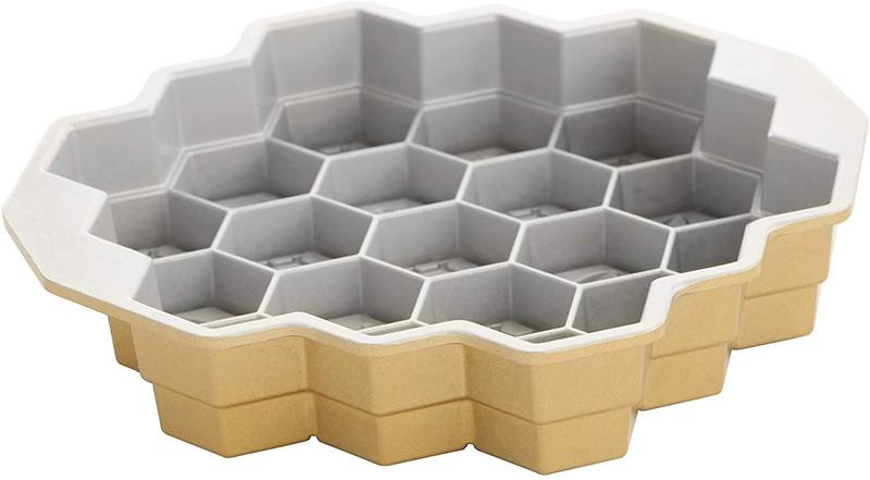 Imagem de Assadeira de melhoria do pão Nordic Ware com design de favo de mel e revestimento dourado