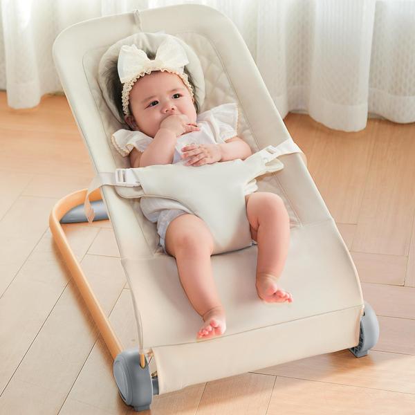 Imagem de Assento portátil Baby Bouncer Fodoss com design ergonômico bege