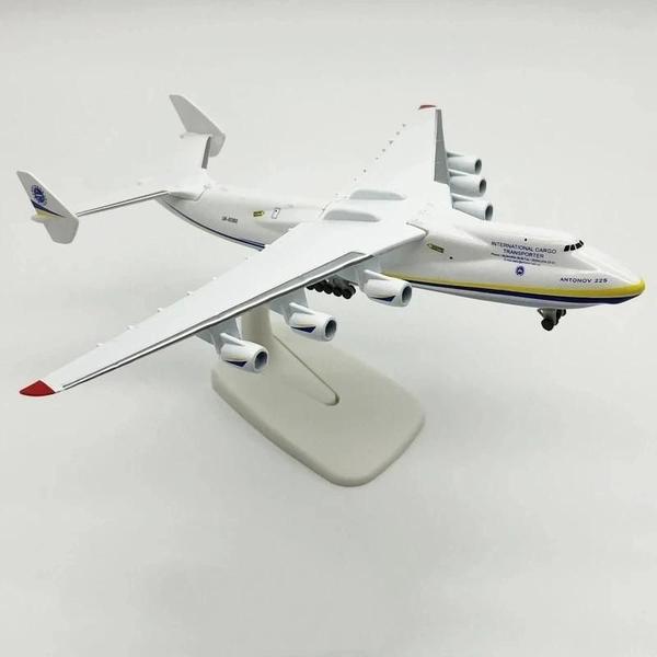 Imagem de Avião Mriya An-225 - Modelo de Metal Die-Cast 1:400 (20cm) - Para Colecionadores