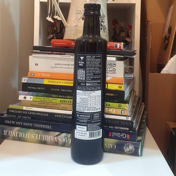 Azeite Pécora Nera Arbequina 500ml - Pecora Nera Imagem de Azeite Pécora Nera Arbequina 500ml