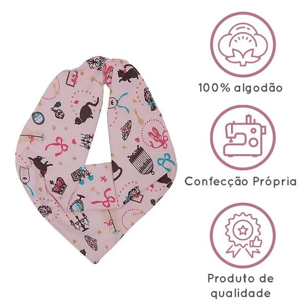 Imagem de Babador Bandana Enxoval Menina Gatinha Rosa Acessorio Fotos Alimentação Maternidade Antialérgico  com botões de pressão 2 regulagens Baby Deluxe