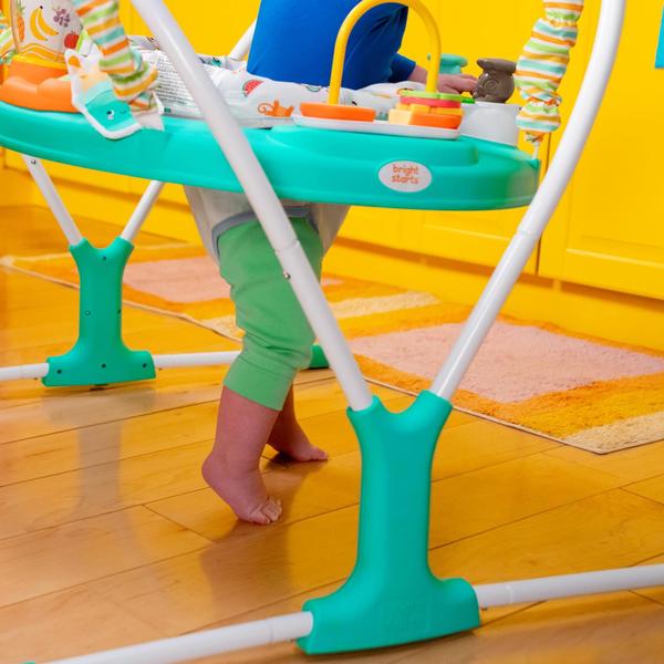 Imagem de Baby Activity Jumper Bright começa a se divertir com música