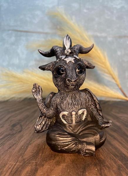 Imagem de Baby Gato Baphomet Decoração Em Resina 11Cm