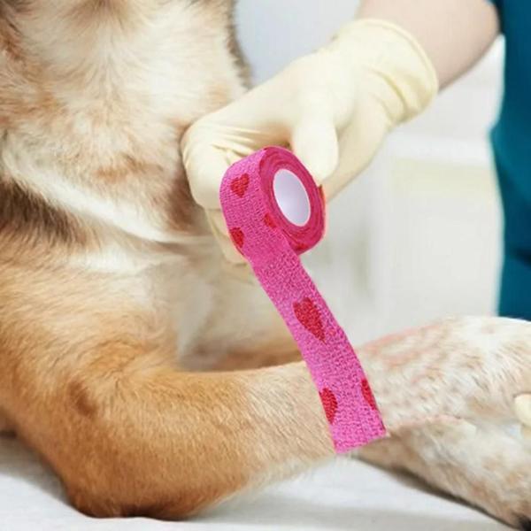 Imagem de Bandagens Elásticas Não Tecidas para Pets - Coração Vermelho e Rosa