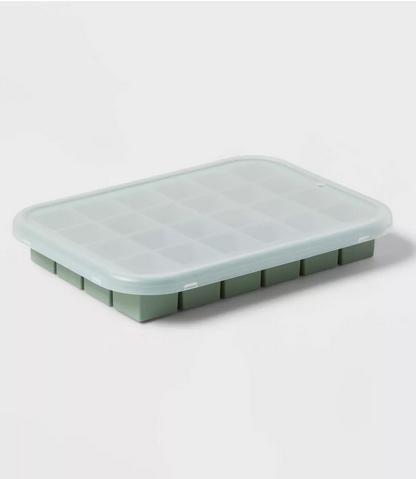 Bandeja de cubos de gelo de silicone com 24 cavidades com tampa Room Essentials Imagem de Bandeja de cubos de gelo de silicone com 24 cavidades com tampa Room Essentials