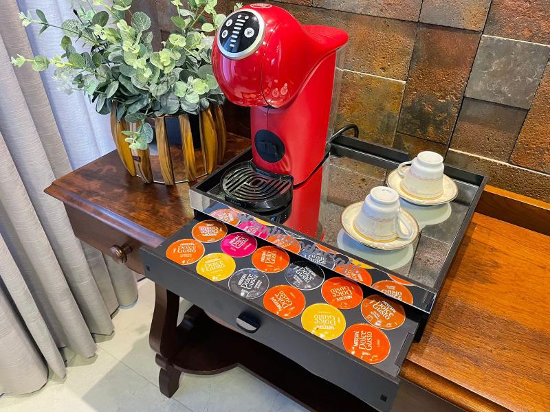 Imagem de Bandeja Porta Cápsulas Premiun Espelhada Com Design Moderno Para Maquinas Dolce Gusto Seu Ambiente de Café  De Zeus MDF