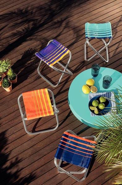 Imagem de Banqueta de praia tramontina fiji em alumínio com assento laranja e amarelo