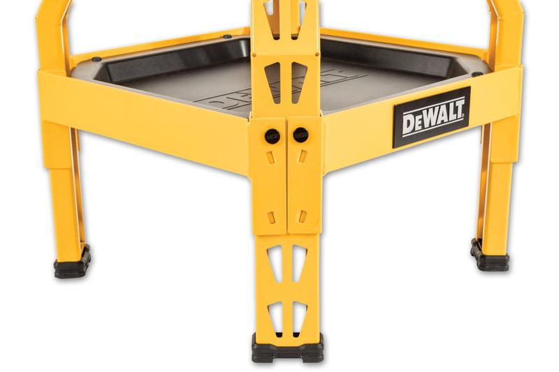 Imagem de Banqueta DEWALT Heavy-Duty Metal para garagem e loja 360 Swivel