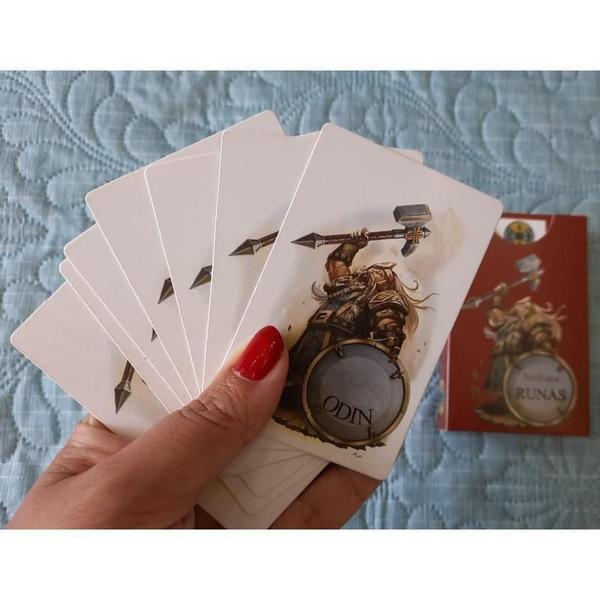 Baralho Tarô Das Runas Marrom 25 Cartas - Flor Da Mágia Imagem de Baralho Tarô Das Runas Marrom 25 Cartas