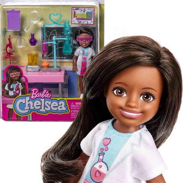 Imagem de Barbie Boneca Chelsea Negra Cientista e Acessórios de Laboratório - Mattel HJY36