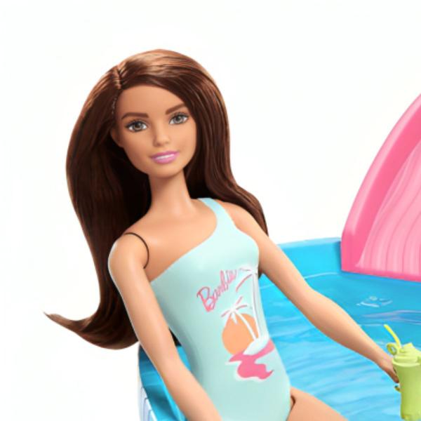 Imagem de Barbie Conjunto de Brinquedo Piscina Glam e Boneca com Maiô Verde e Acessórios HRJ75 - Mattel