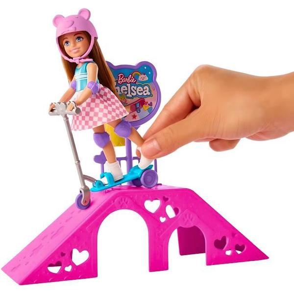 Imagem de Barbie Family Chelsea Pista De Patinação HJY35 Mattel