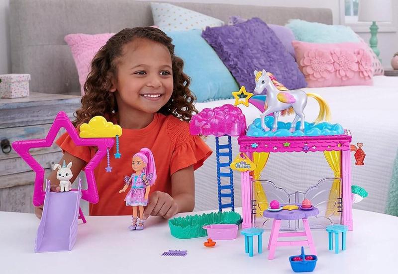 Imagem de Barbie Um Toque De Magia Boneca Chelsea e Bebê Pegasus - Mattel HNT67