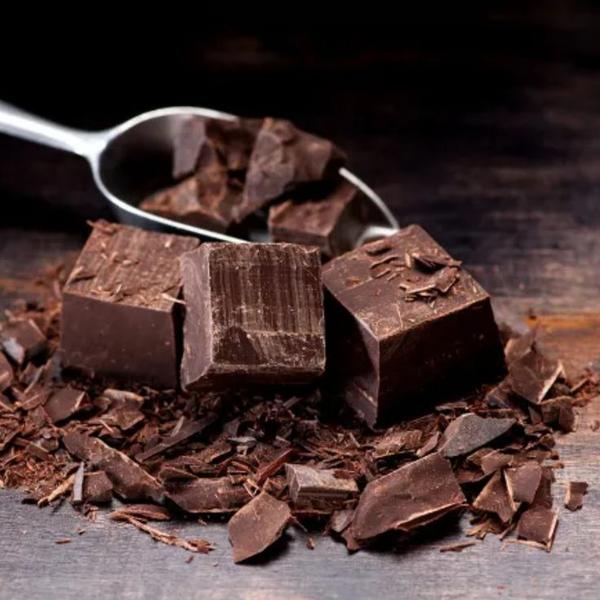 Barra De Chocolate Nobre Nestlé 1kg Muito Brilho E Sabor para Ovos de Páscoa, Ganaches, Trufas, Pão de Mel e MUITO MAIS! Imagem de Barra De Chocolate Nobre Nestlé 1kg Muito Brilho E Sabor para Ovos de Páscoa, Ganaches, Trufas, Pão de Mel e MUITO MAIS!