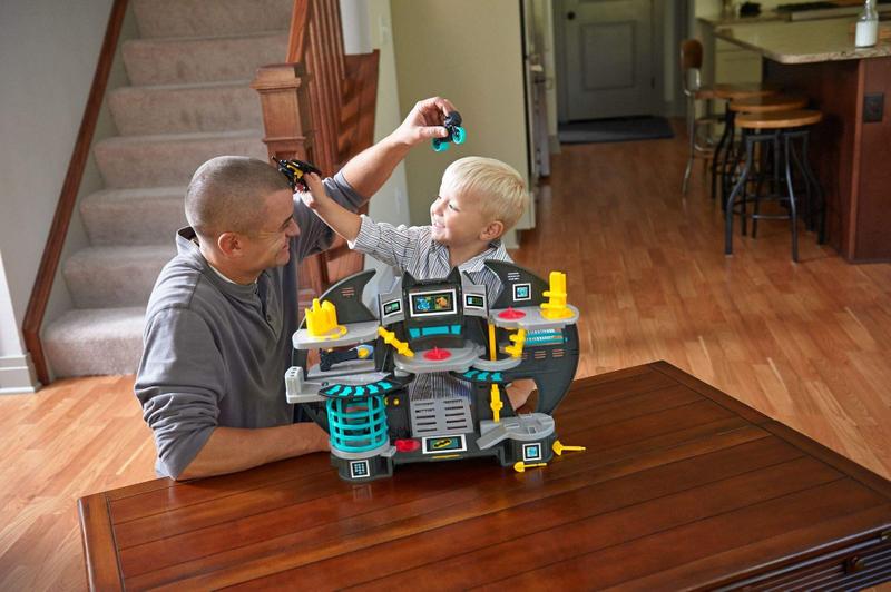 Batcaverna Fisher-Price Imaginext Super Friends com Personagens 3-8 anos Imagem de Batcaverna Fisher-Price Imaginext Super Friends com Personagens 3-8 anos