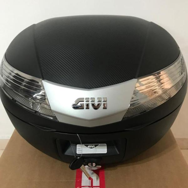 Baú 40L Givi Monokey V40nt Lente Fumê Imagem de Baú 40L Givi Monokey V40nt Lente Fumê