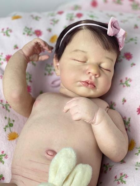 Bebê Reborn Lou Lou Rosa Dormindo Silicone - Ana Dolls Imagem de Bebê Reborn Lou Lou Rosa Dormindo Silicone