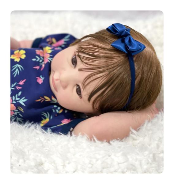 Bebê Reborn Menina Realista Princesa Luxo Realista - Mundo Azul e Rosa Imagem de Bebê Reborn Menina Realista Princesa Luxo Realista