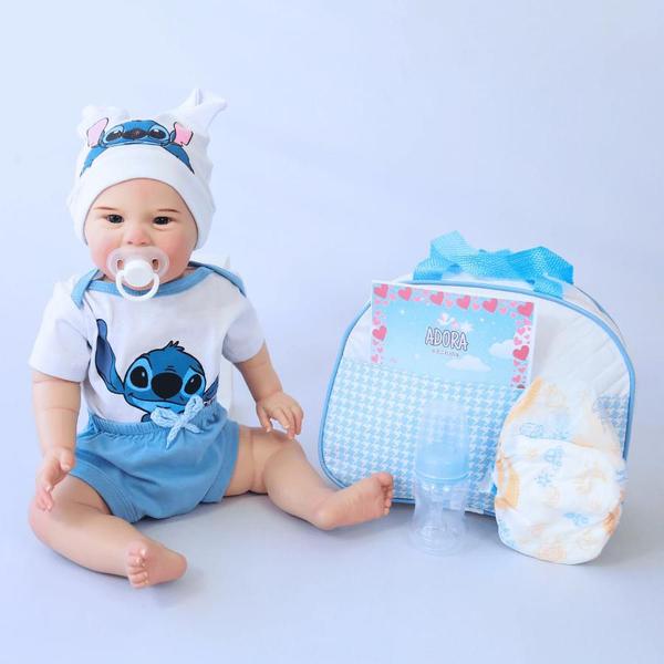 Imagem de Bebê Reborn Menino Boneco Stitch Original Realista de Silicone Acompanha Bolsa Maternidade