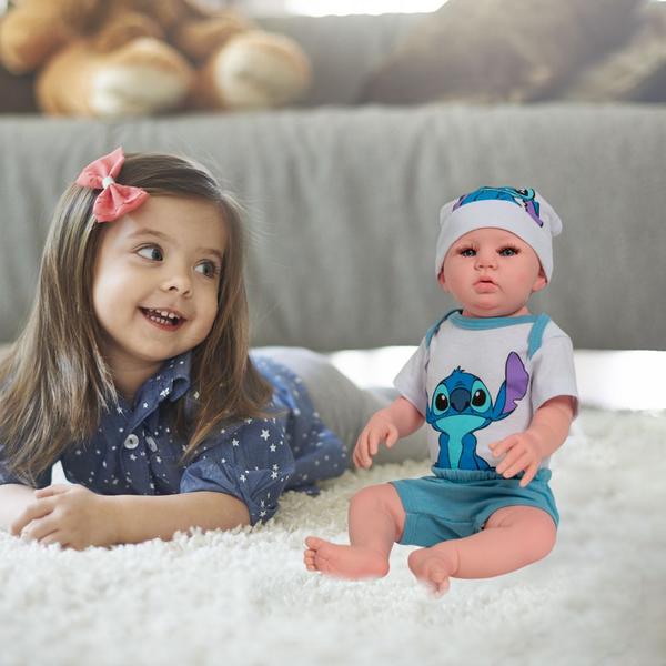 Imagem de Bebê Reborn Menino Roupa Stitch Azul Linda Enxoval Completo