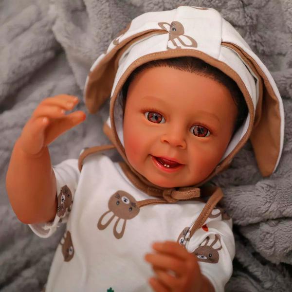 Imagem de Bebê Reborn Realista Brastoy Boneca ou Boneco Silicone Kit Conjunto de Roupa Chupeta Mamadeira e Pelúcia Original Completo