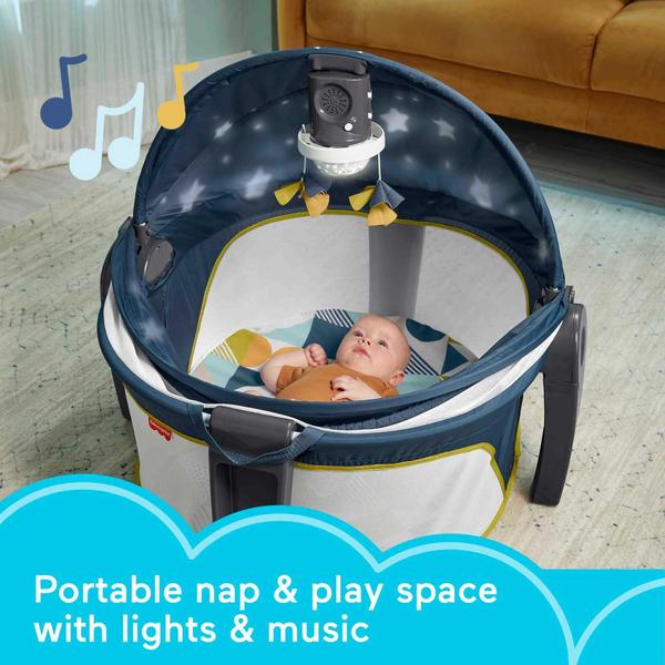 Imagem de Berço portátil para bebês Fisher-Price Deluxe com cúpula de projeção