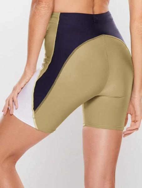 Bermuda com recortes 360 self care body for sure Imagem de Bermuda com recortes 360 self care body for sure