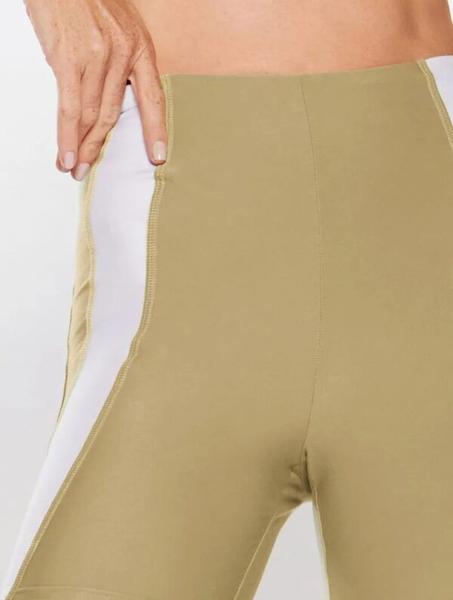 Bermuda com recortes 360 self care body for sure Imagem de Bermuda com recortes 360 self care body for sure