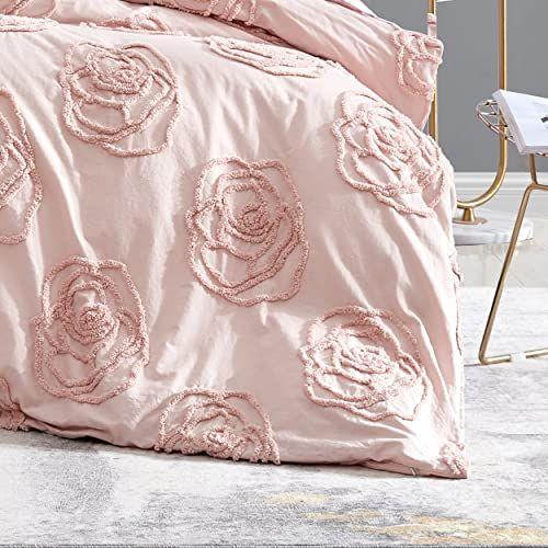 Imagem de Betsey Johnson - Conjunto de capa de edredom Queen, roupa de cama de algodão reversível com farsas correspondentes e travesseiro de arremesso de bônus, ideal para todas as estações (rosas rosas divagantes, rainha)