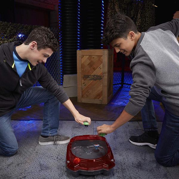 Imagem de Beyblade Kit de Mestre e Arena Rail Rush - Hasbro