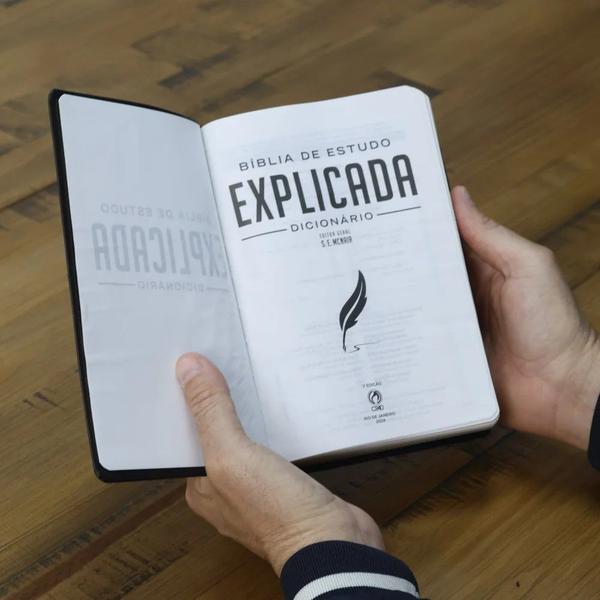 Imagem de Biblia de estudo explicada m - rc luxo preta