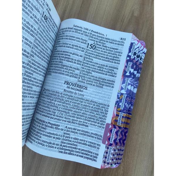 Imagem de Biblia orquideas lilas com borda + abas adesivas já coladas com harpa e indice