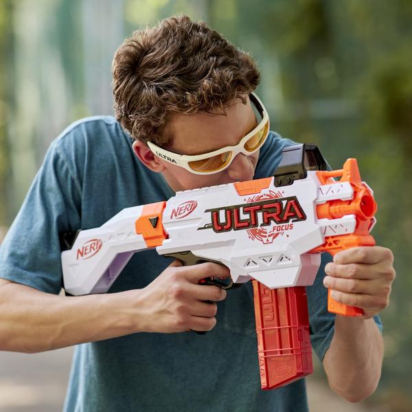 Imagem de Blaster Nerf Ultra Focus motorizado com clipe de 10 dardos e dardos