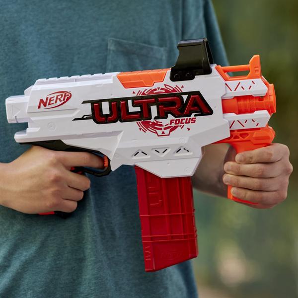 Imagem de Blaster Nerf Ultra Focus motorizado com clipe de 10 dardos e dardos