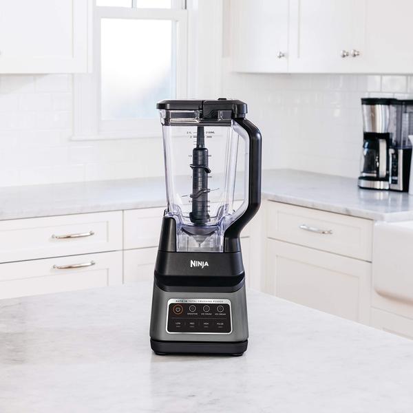 Imagem de Blender Ninja Professional Plus PNAEUT BN701C 2,1 L Preto/Cinza