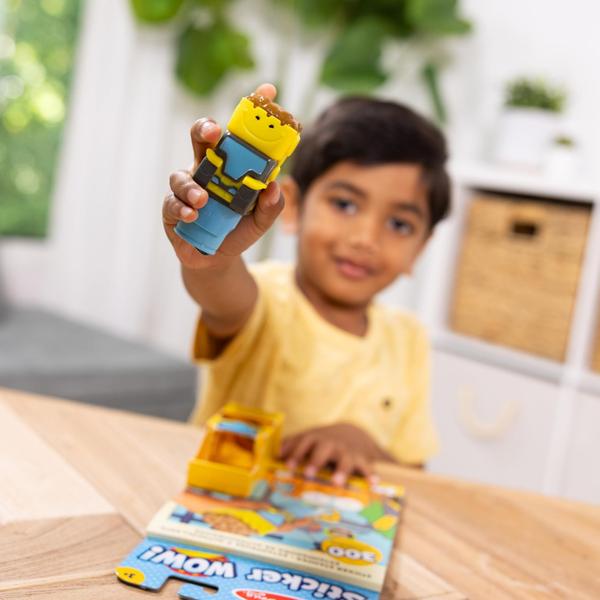 Imagem de Bloco de atividades e estampador de adesivos Melissa & Doug Bulldozer