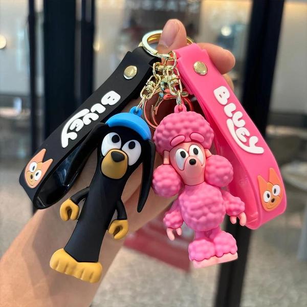 Bluey Family Anime Cartoon Car Chain Chaveiro Bolsa Pingente Mochila Infantil Presente De Casal - Bandai Imagem de Bluey Family Anime Cartoon Car Chain Chaveiro Bolsa Pingente Mochila Infantil Presente De Casal