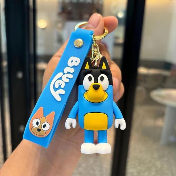 Bluey Family Anime Cartoon Car Chain Chaveiro Bolsa Pingente Mochila Infantil Presente De Casal - Bandai Imagem de Bluey Family Anime Cartoon Car Chain Chaveiro Bolsa Pingente Mochila Infantil Presente De Casal