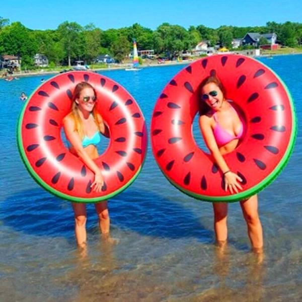 Boia Cintura Redonda Inflável Melancia 114 cm Adulto Praia Piscina Dutetoys Imagem de Boia Cintura Redonda Inflável Melancia 114 cm Adulto Praia Piscina Dutetoys