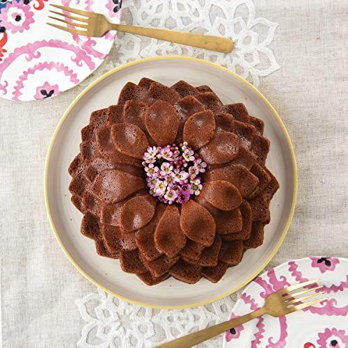 Imagem de Bolo Bundt de Flores Nórdicas - Saboroso e Ornamentado