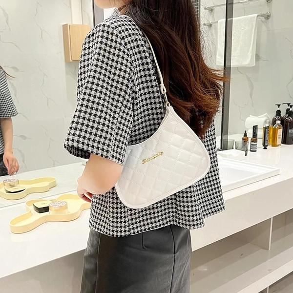 Imagem de Bolsa Crossbody Feminina Retrô - Pequena Bolsa de Ombro em Material Sintético Macio