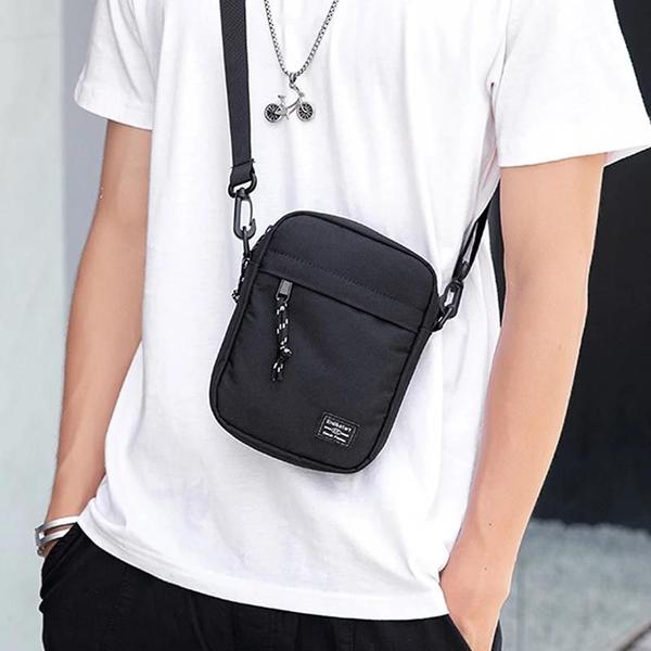 Imagem de Bolsa de Peito Masculina Moderna - Mini Mochila Casual para Celular